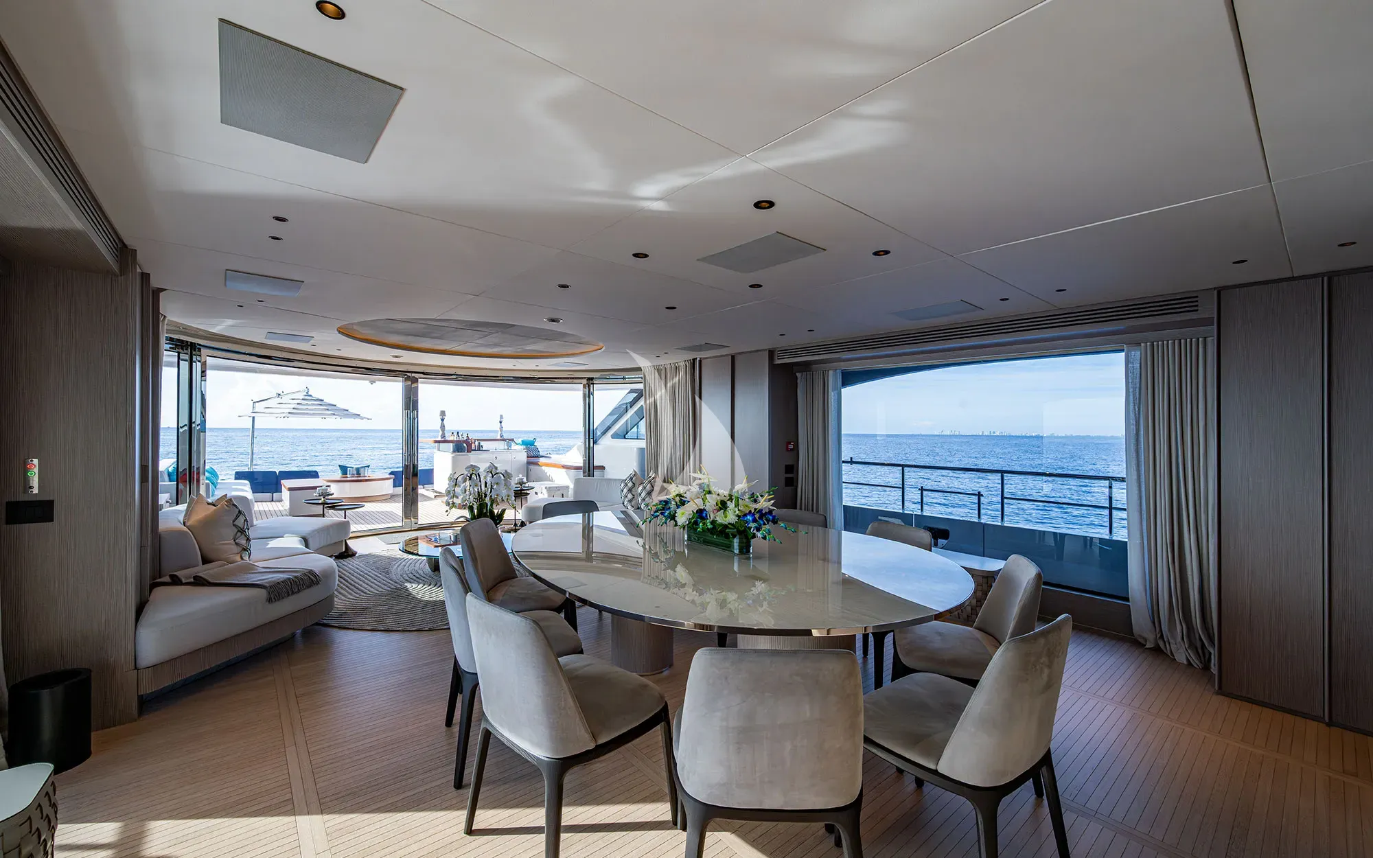 Charter Yacht KINGS LAIR - Benetti Oasis 34m - 5 Cabins - Nassau - Exumas - Bahamas