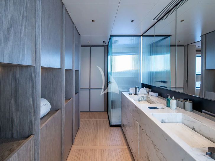 KINGS LAIR Benetti Master Bathroom KINGS LAIR Benetti Master Bathroom