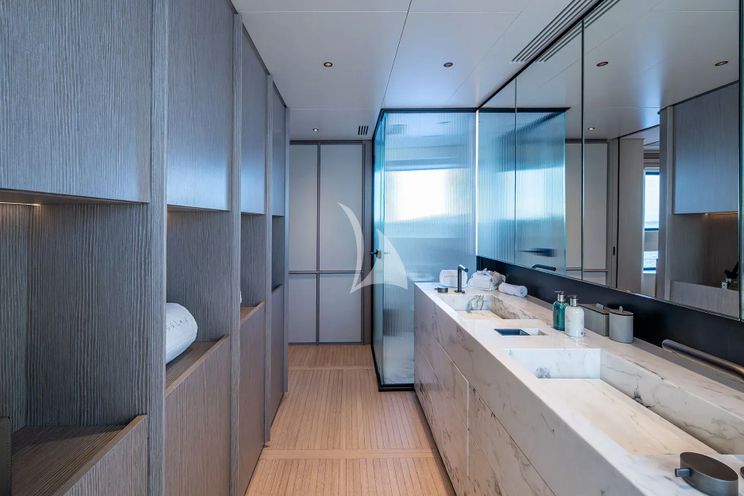 Charter Yacht KINGS LAIR - Benetti Oasis 34m - 5 Cabins - Nassau - Exumas - Bahamas