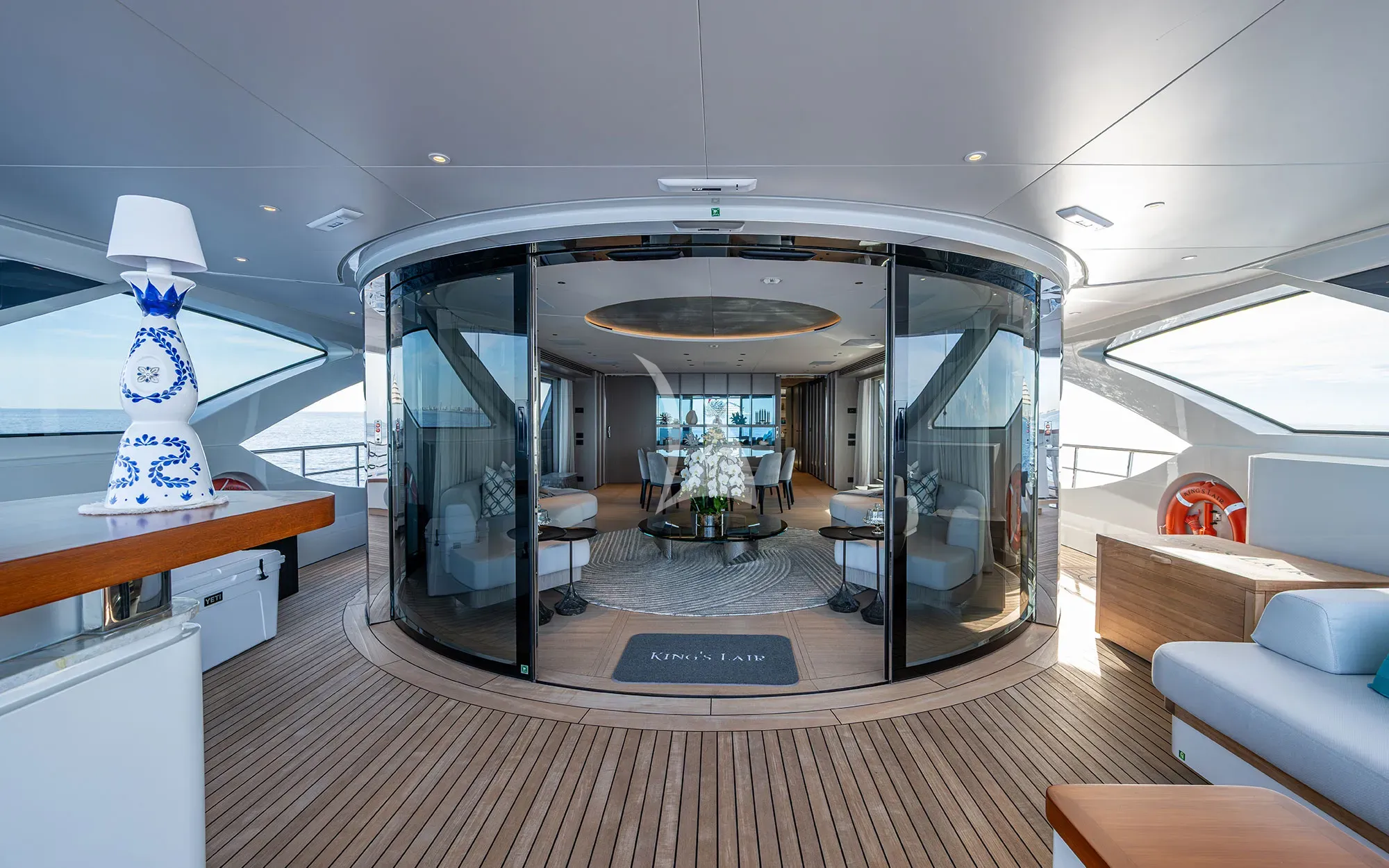 Charter Yacht KINGS LAIR - Benetti Oasis 34m - 5 Cabins - Nassau - Exumas - Bahamas