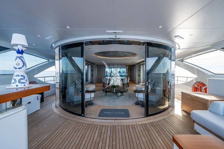 Charter Yacht KINGS LAIR - Benetti Oasis 34m - 5 Cabins - Nassau - Exumas - Bahamas