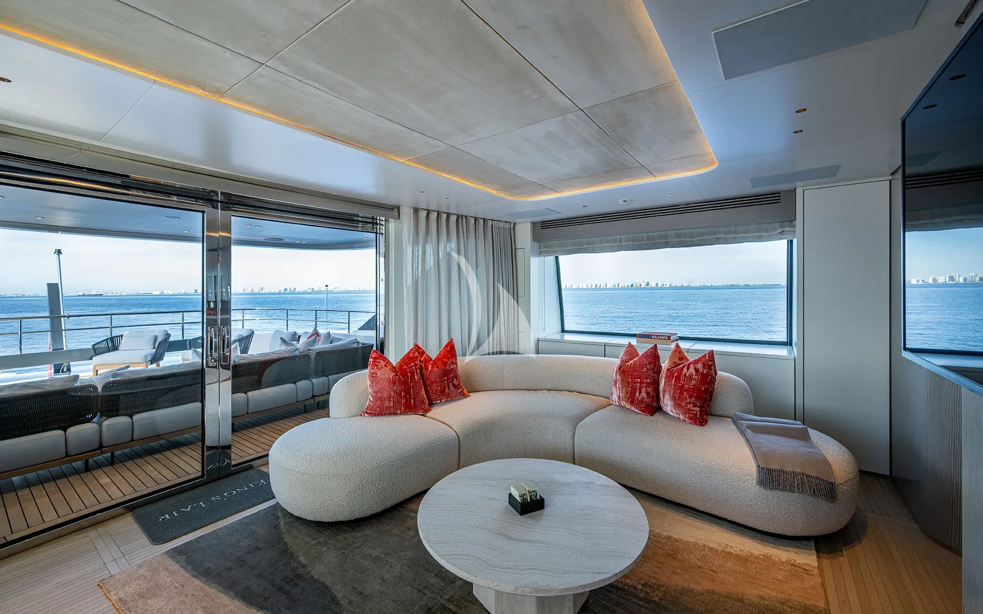 Charter Yacht KINGS LAIR - Benetti Oasis 34m - 5 Cabins - Nassau - Exumas - Bahamas