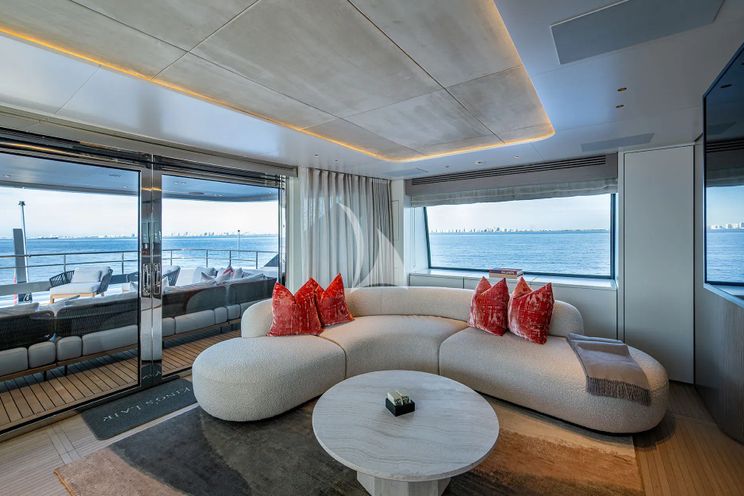 Charter Yacht KINGS LAIR - Benetti Oasis 34m - 5 Cabins - Nassau - Exumas - Bahamas