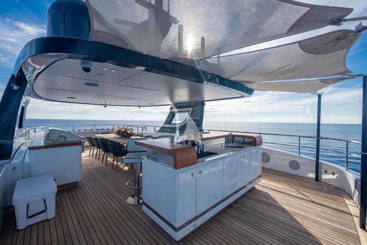 Charter Yacht KINGS LAIR - Benetti Oasis 34m - 5 Cabins - Nassau - Exumas - Bahamas