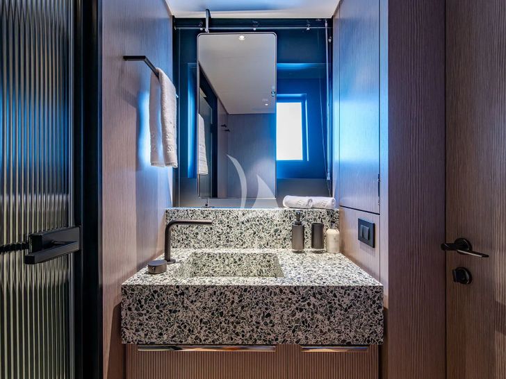 KINGS LAIR Benetti Twin Bathroom KINGS LAIR Benetti Twin Bathroom