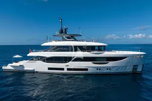 KINGS LAIR - Benetti Oasis 34m - 5 Cabins - Nassau - Exumas - Bahamas KINGS LAIR - Benetti Oasis 34m - 5 Cabins - Nassau - Exumas - Bahamas