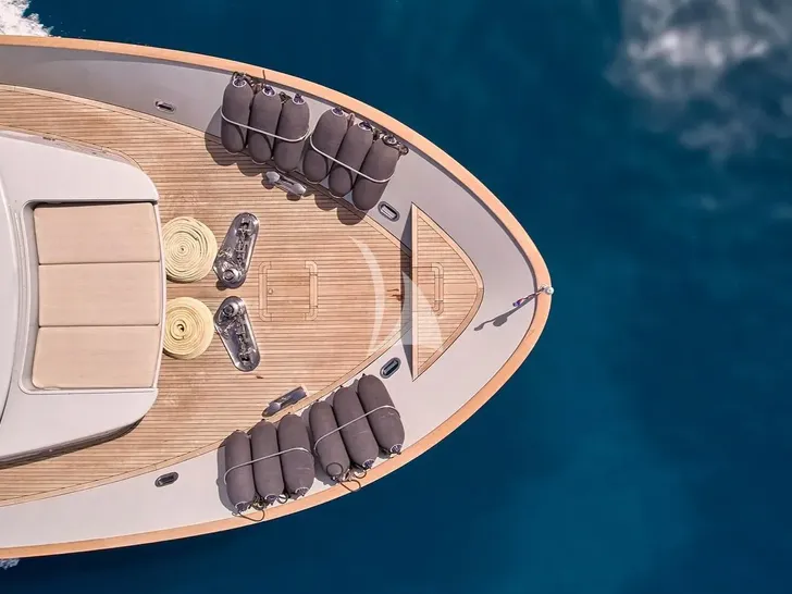 KINTARO Cantieri di Pisa Akhir 125 - bow KINTARO Cantieri di Pisa Akhir 125 - bow