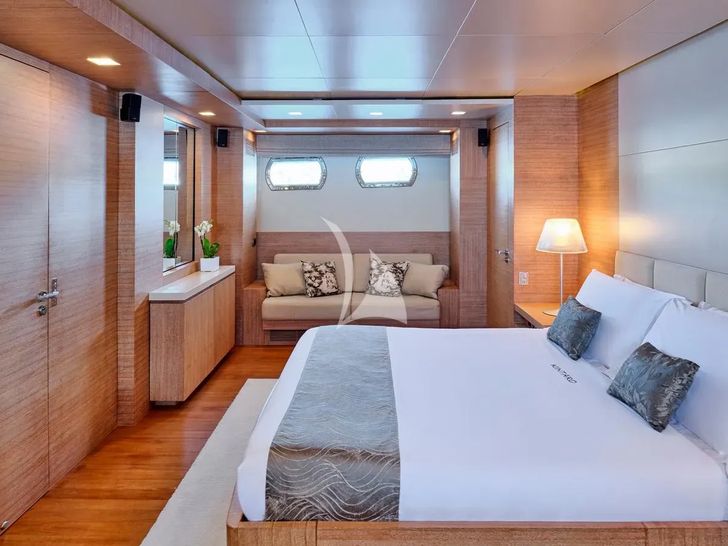 KINTARO Cantieri di Pisa Akhir 125 - master cabin KINTARO Cantieri di Pisa Akhir 125 - master cabin