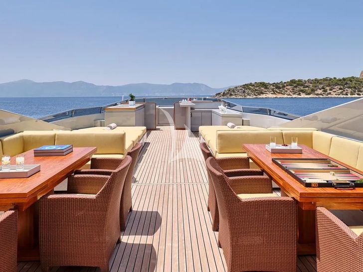 KINTARO Cantieri di Pisa Akhir 125 - sundeck dining areas KINTARO Cantieri di Pisa Akhir 125 - sundeck dining areas