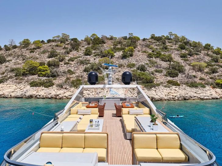 KINTARO Cantieri di Pisa Akhir 125 - sundeck lounging areas KINTARO Cantieri di Pisa Akhir 125 - sundeck lounging areas