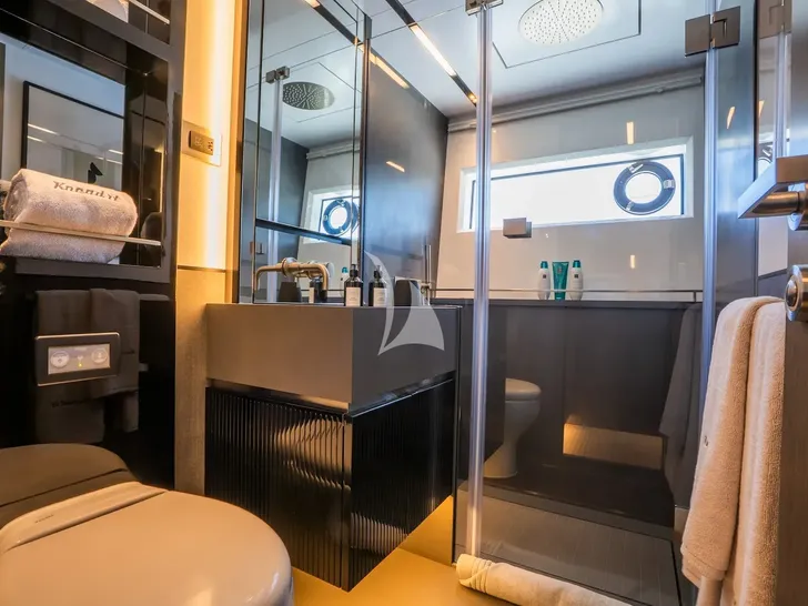 KNEAD IT Pearl 82 - VIP cabin 1 bathroom KNEAD IT Pearl 82 - VIP cabin 1 bathroom