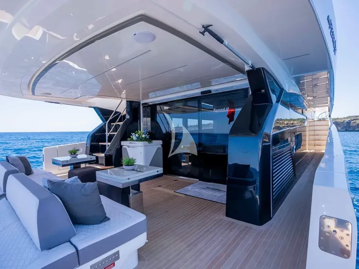 KNEAD IT Pearl 82 - main aft deck KNEAD IT Pearl 82 - main aft deck