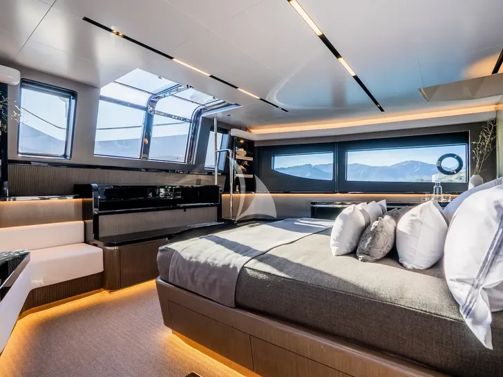 KNEAD IT Pearl 82 - master cabin bed KNEAD IT Pearl 82 - master cabin bed