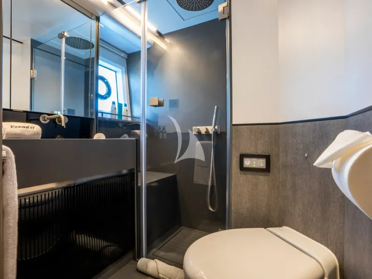 KNEAD IT Pearl 82 - twin cabin bathroom KNEAD IT Pearl 82 - twin cabin bathroom