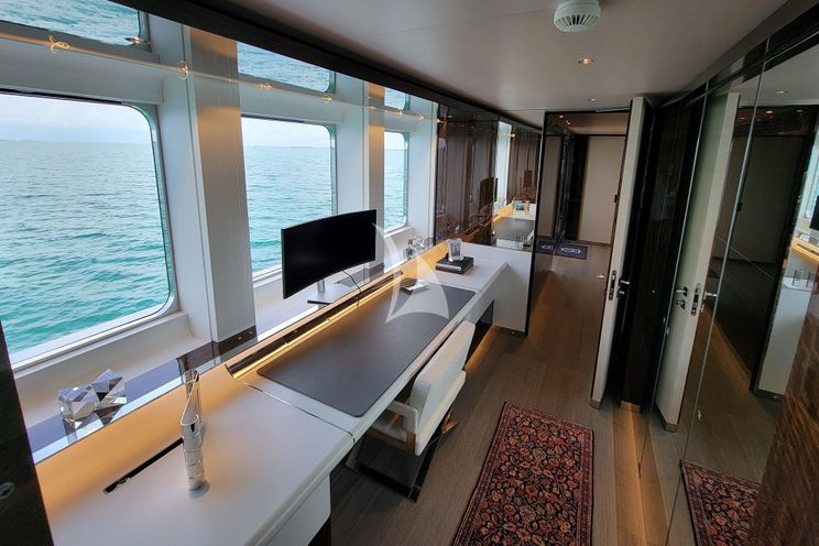 Charter Yacht KNIGHT - Heesen 5000 Alu - 5 Cabins - Bora Bora - Raiatea - Tahiti - French Polynesia
