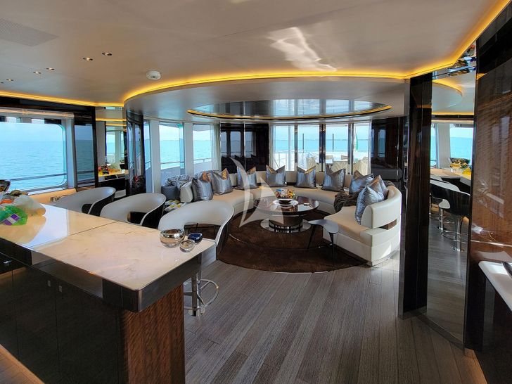 KNIGHT Heesen 5000 Alu - sky deck saloon KNIGHT Heesen 5000 Alu - sky deck saloon