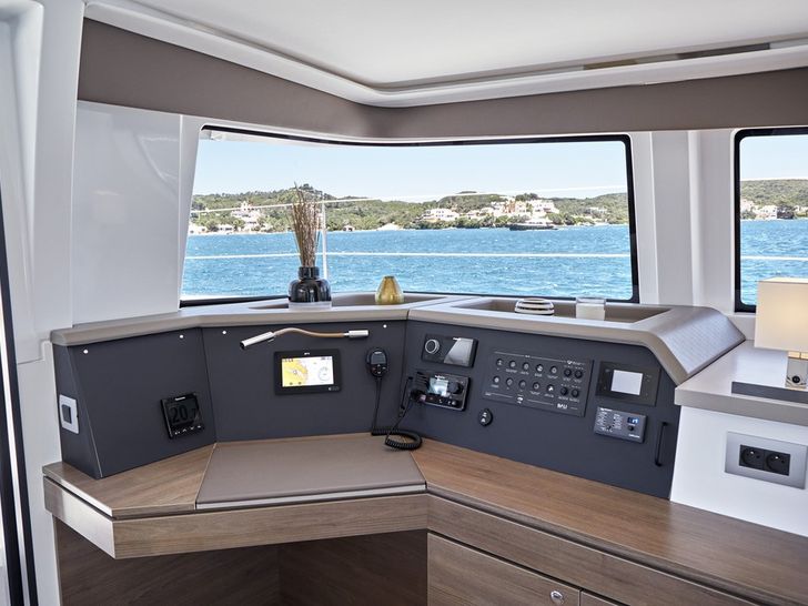 KNOWKER#1 Bali 4.4 - navigation center KNOWKER#1 Bali 4.4 - navigation center