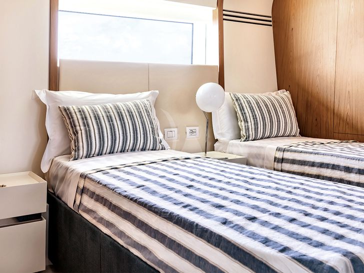KOJU Benetti Motopanfilo 37m - twin cabin KOJU Benetti Motopanfilo 37m - twin cabin