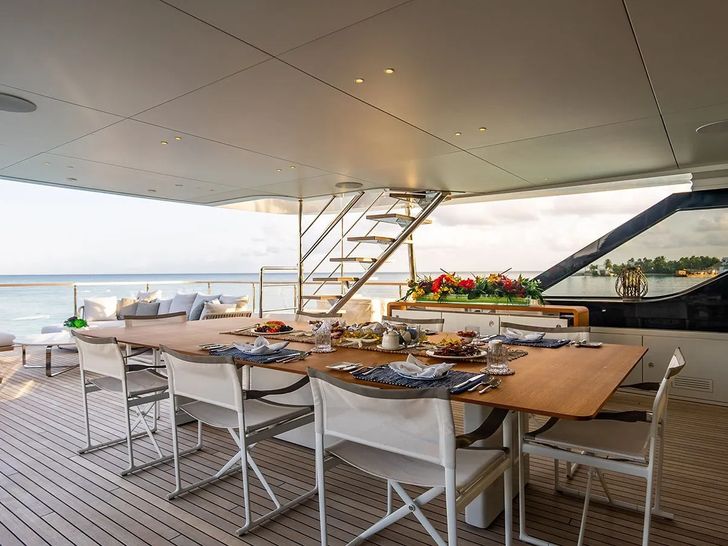 KOJU Benetti Motopanfilo 37m - sky deck dining set up KOJU Benetti Motopanfilo 37m - sky deck dining set up