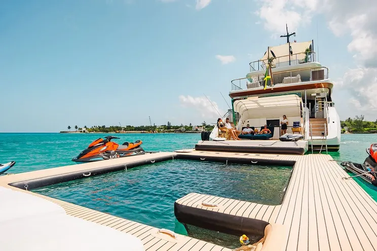 Charter Yacht KOJU - Benetti Motopanfilo 37m - 5 Cabins - Nassau - Exumas - Bahamas