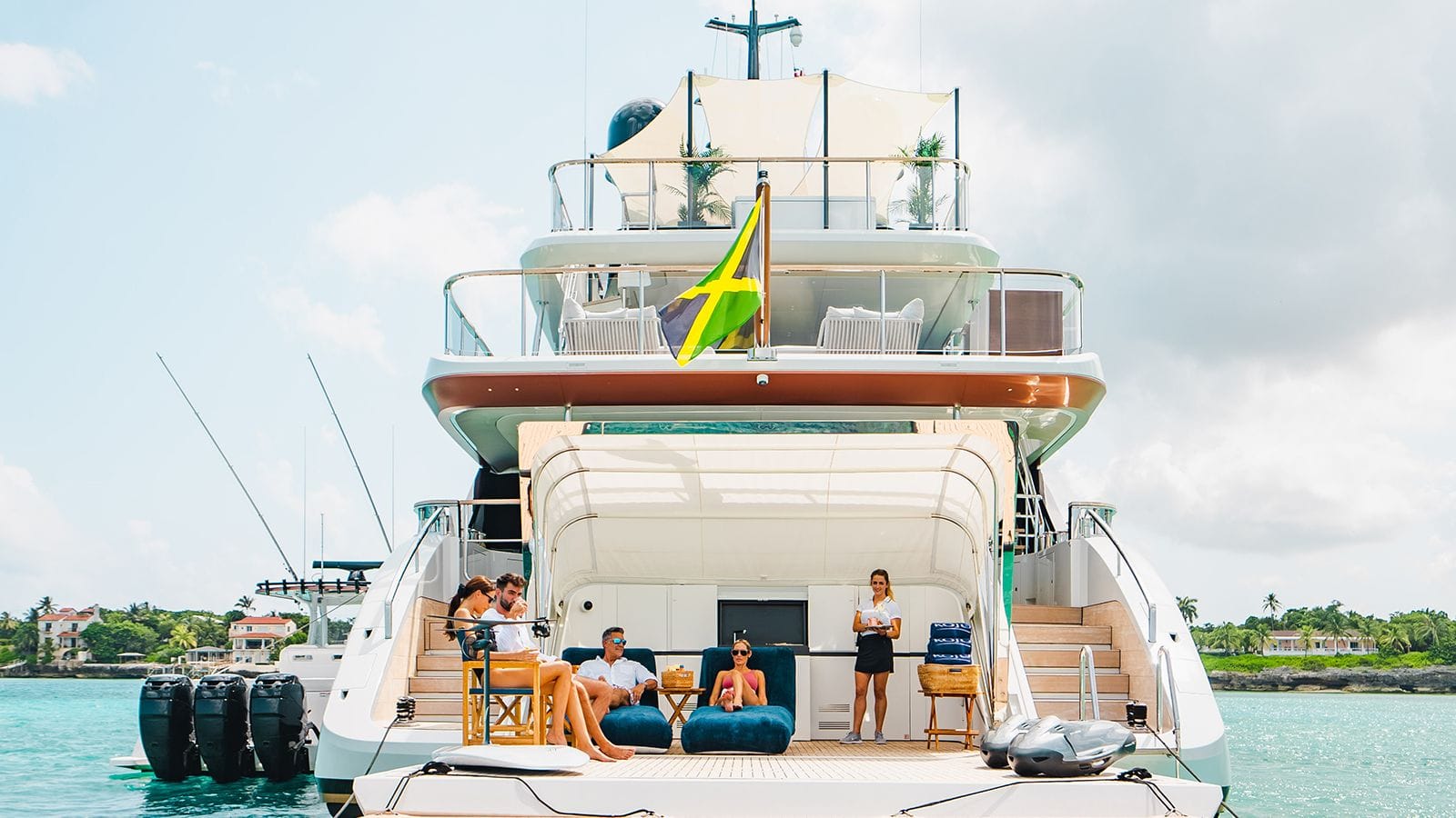 KOJU Benetti Motopanfilo 37m - beach club