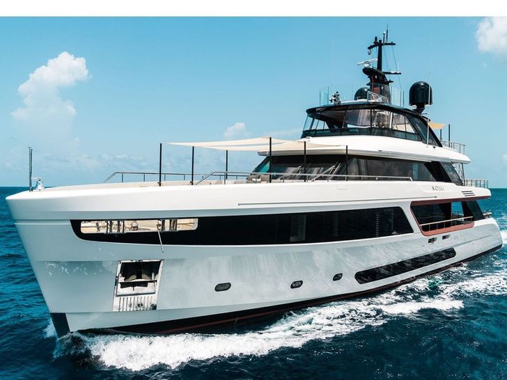 KOJU Benetti Motopanfilo 37m - bow view KOJU Benetti Motopanfilo 37m - bow view