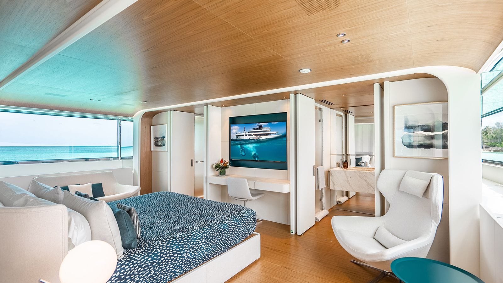 KOJU Benetti Motopanfilo 37m - master cabin