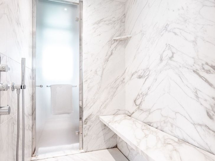 KOJU Benetti Motopanfilo 37m - master cabin shower KOJU Benetti Motopanfilo 37m - master cabin shower