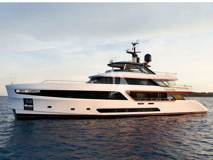 KOJU Benetti Motopanfilo 37m - side profile KOJU Benetti Motopanfilo 37m - side profile