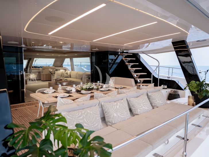 KOKOMO Sunreef 80 Power - aft alfresco dining area KOKOMO Sunreef 80 Power - aft alfresco dining area