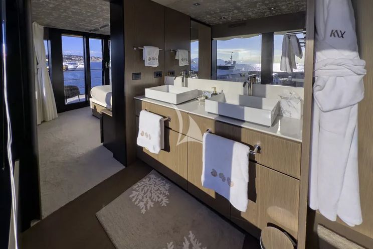 Charter Yacht KOKONUT`S WALLY - Wally 86 - 4 Cabins - Cannes - Monaco - St. Tropez - French Riviera