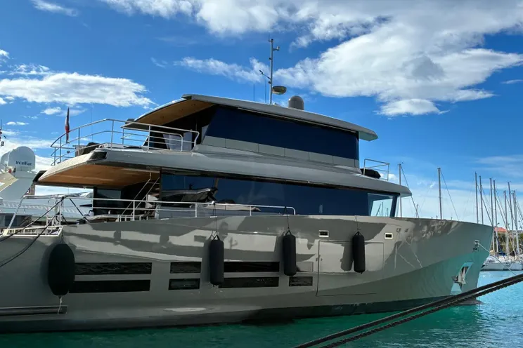 Charter Yacht KOKONUT`S WALLY - Wally 86 - 4 Cabins - Cannes - Monaco - St. Tropez - French Riviera