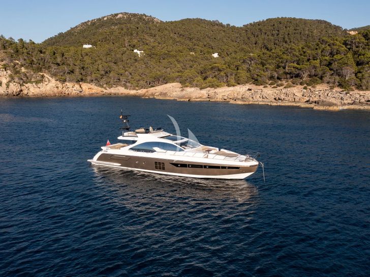 KOMODO Azimut S7 - anchored KOMODO Azimut S7 - anchored