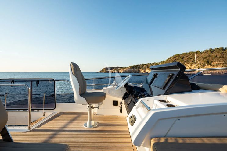 Charter Yacht KOMODO - Azimut S7 - 3 Cabins - Palma - Mallorca - Ibiza - Balearics - Spain