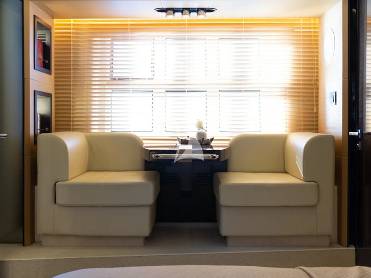 KOMODO Azimut S7 - master cabin seating area KOMODO Azimut S7 - master cabin seating area