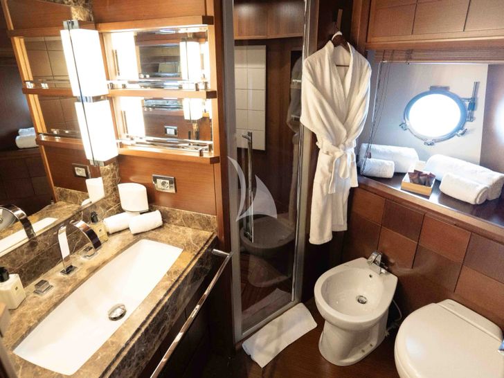 KOUKLES Azimut 30m VIP cabin 1 bathroom KOUKLES Azimut 30m VIP cabin 1 bathroom