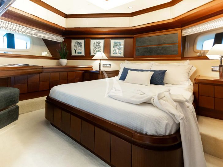 KOUKLES Azimut 30m VIP cabin 1 KOUKLES Azimut 30m VIP cabin 1