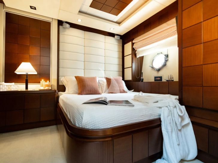 KOUKLES Azimut 30m VIP cabin 2 KOUKLES Azimut 30m VIP cabin 2