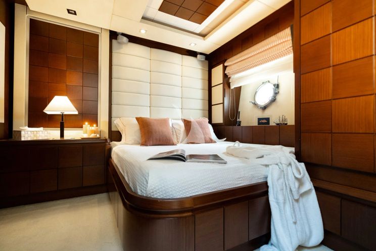 Charter Yacht KOUKLES - Azimut 30m - 4 Cabins - Athens - Hydra - Mykonos