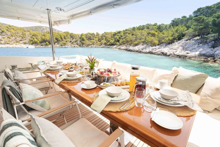 Charter Yacht KOUKLES - Azimut 30m - 4 Cabins - Athens - Hydra - Mykonos