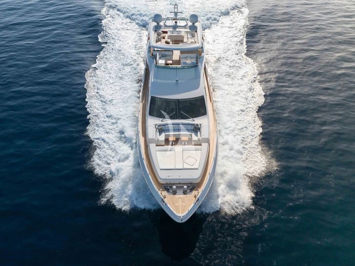 KOUKLES Azimut 30m cruising bow view KOUKLES Azimut 30m cruising bow view