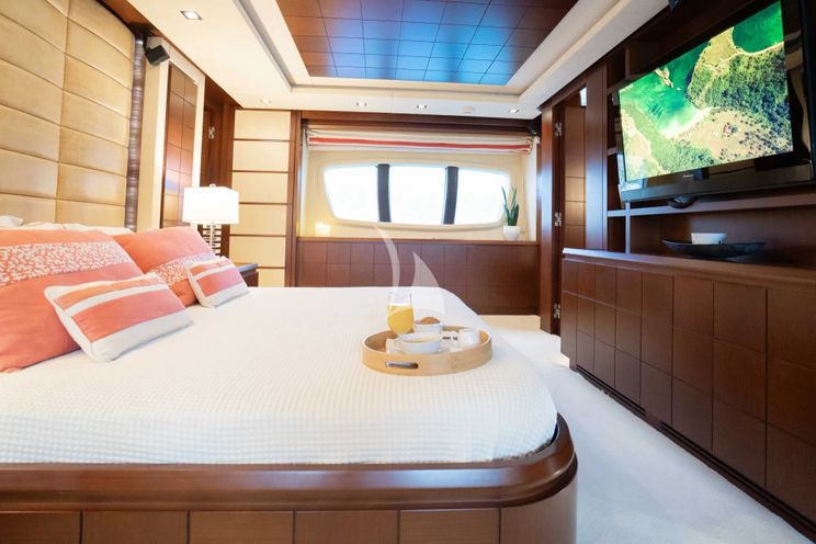 Charter Yacht KOUKLES - Azimut 30m - 4 Cabins - Athens - Hydra - Mykonos