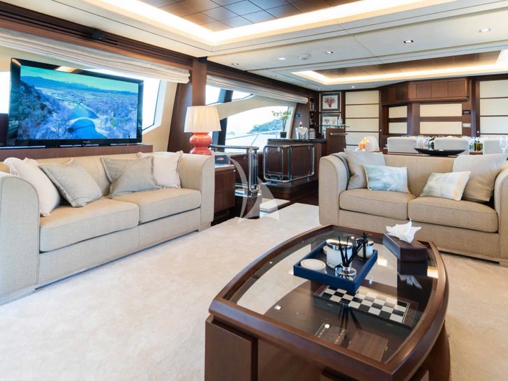 KOUKLES Azimut 30m saloon seating with TV KOUKLES Azimut 30m saloon seating with TV