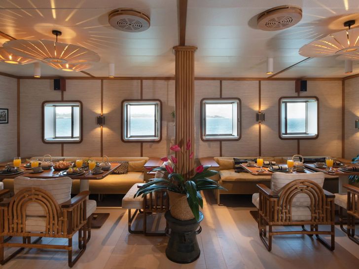 KUDANIL Custom Motor Yacht 50m - indoor dining area KUDANIL Custom Motor Yacht 50m - indoor dining area