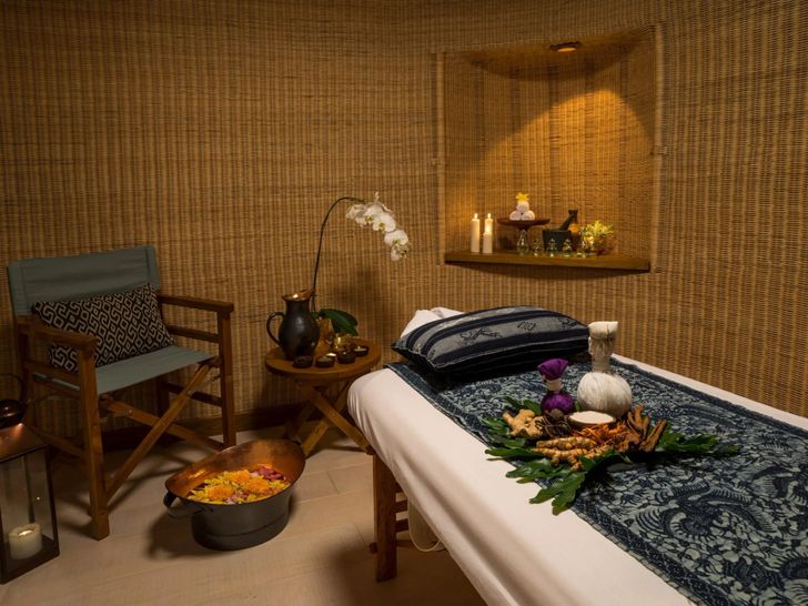 KUDANIL Custom Motor Yacht 50m - massage room KUDANIL Custom Motor Yacht 50m - massage room