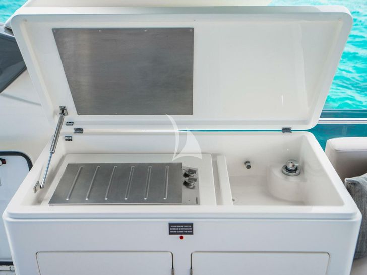 KUDU Ferretti Yacht 750 barbecue KUDU Ferretti Yacht 750 barbecue