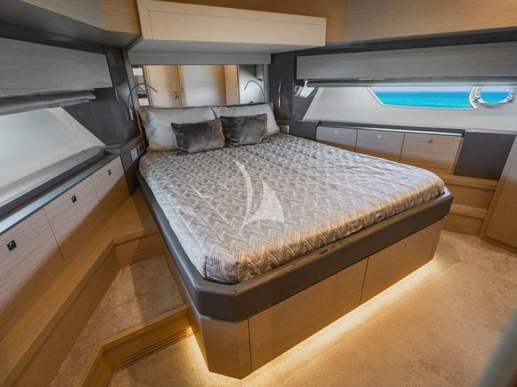 KUDU Ferretti Yacht 750 master cabin