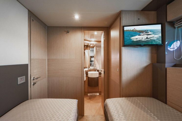 Charter Yacht KUDU - Feretti Yacht 750 - 4 Cabins - Nassau - Exumas - Bahamas