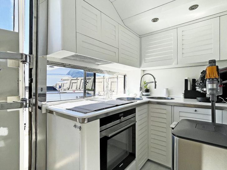 LA CHICCA 1998 Benetti 23m - galley LA CHICCA 1998 Benetti 23m - galley