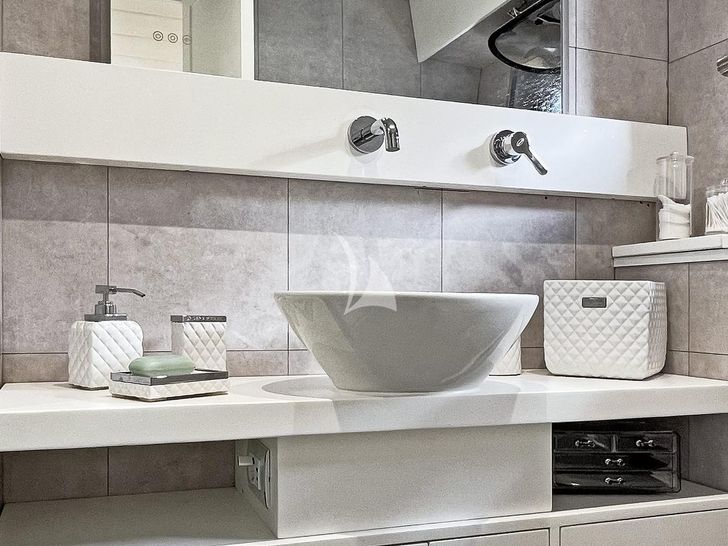 LA CHICCA 1998 Benetti 23m - twin cabin bathroom LA CHICCA 1998 Benetti 23m - twin cabin bathroom